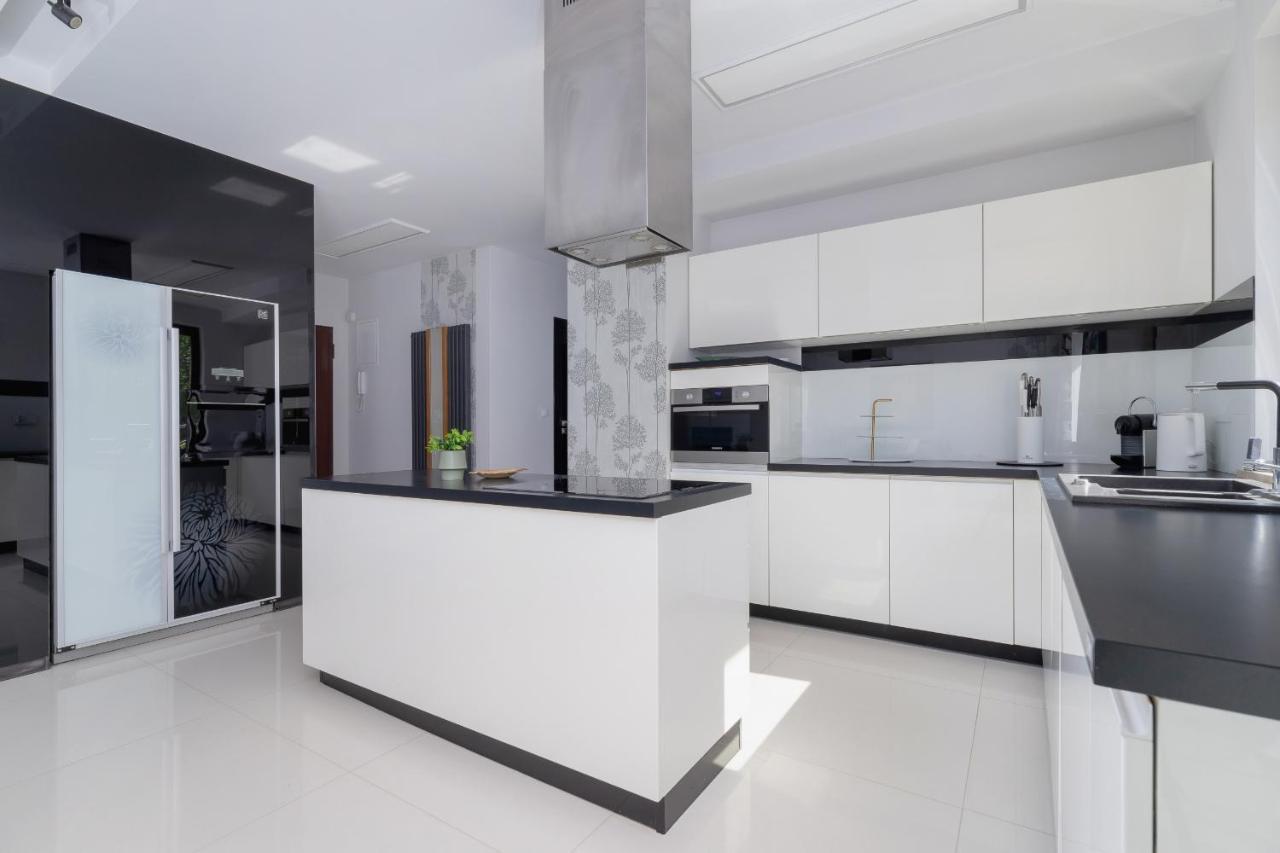 קרקוב Wonderful Apartment Garden Residence By Noclegi Renters מראה חיצוני תמונה